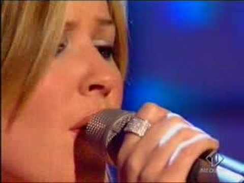 Youtube: 2003-09 - Dido - White Flag (Live @ TOTP)