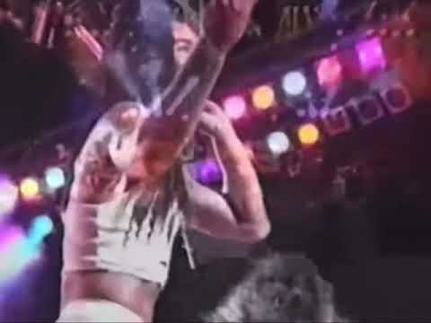 Youtube: milli vanilli concert FAIL (1990)