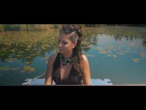 Youtube: Sabrina Sauder - Liebst du mich