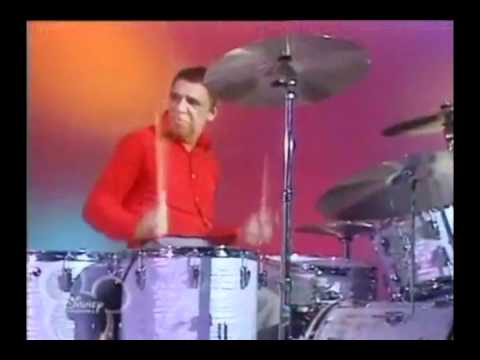 Youtube: The Muppet Show - Buddy Rich vs Animal Drum Battle