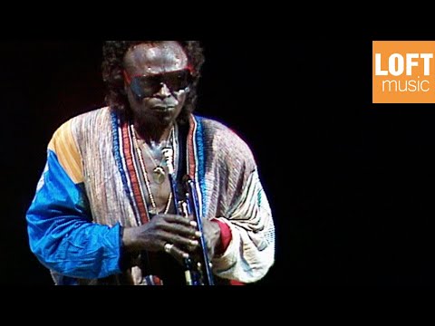 Youtube: Miles Davis - Time After Time (Miles Davis with Kenny Garrett and Foley McCreary, 1988)