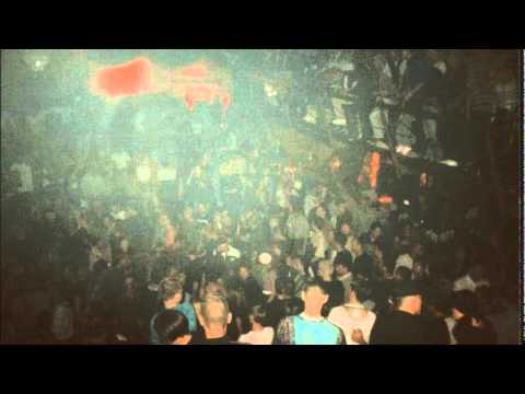 Youtube: [1997]Nathalie de Borah - Live @ Poison Club [Düsseldorf] 17.05.1997