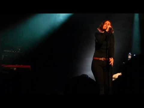 Youtube: Alison Moyet - Filigree - Berlin im Heimathafen Neukoelln am 16.09.2013