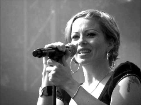 Youtube: Anneke van Giersbergen - Somewhere