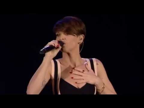 Youtube: ALESSANDRA AMOROSO VIVERE A COLORI TOUR MILANO FORUM DI ASSAGO