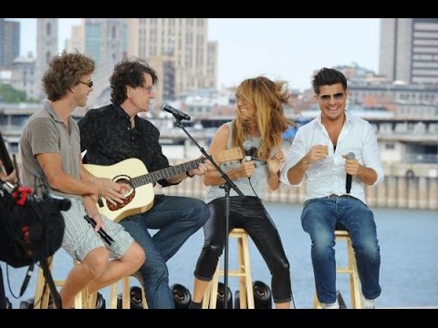 Youtube: L'été Indien | Céline Dion, Francis Cabrel, Fred Pellerin et Vincent Niclo "Je l'aime à mourir"