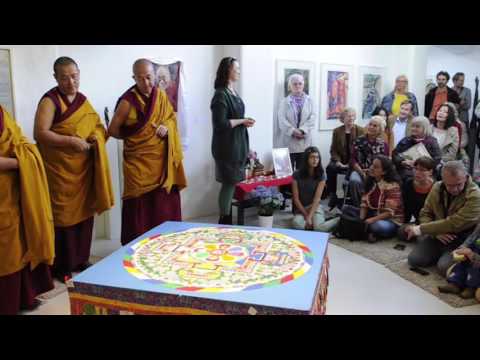 Youtube: Tibetische Mönche zerstören traditionelles Mandala