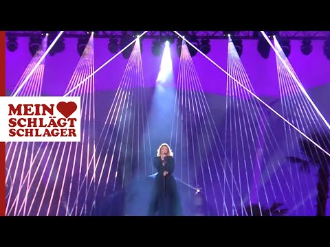 Youtube: Beatrice Egli - Volles Risiko (Die große Schlagerstrandparty 2022)