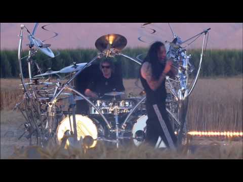 Youtube: KORN - CROP CIRCLE CLIP OF "LET THE GUILT GO"