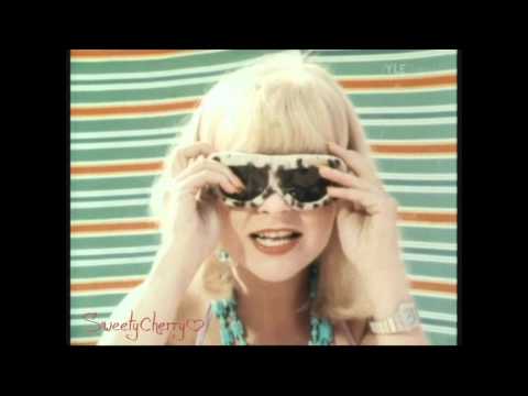 Youtube: Tracey Ullman - Sunglasses (1984)