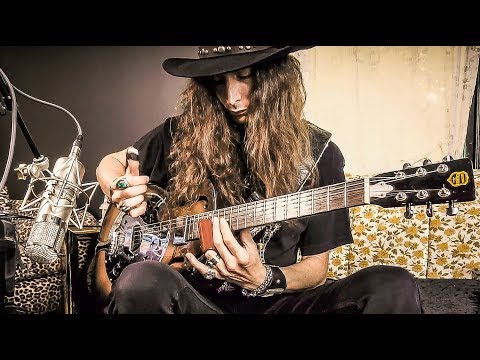 Youtube: ROMP IN THE SWAMP  |  Dirty Resonator Slide Blues