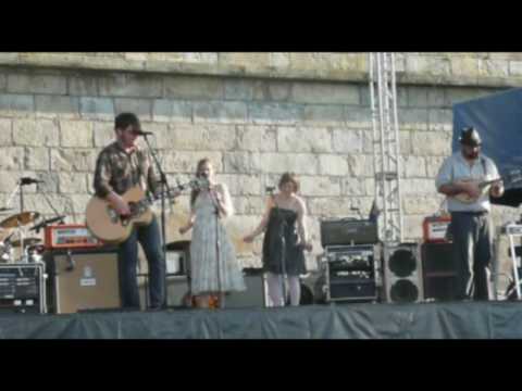 Youtube: The Decemberists- Rox in the Box - Newport Folk Festival 2009