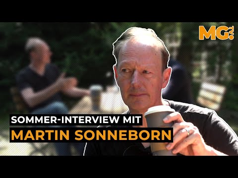 Youtube: Sommerinterview mit MARTIN SONNEBORN: "Ich lache auch wenn Steinmeier redet"