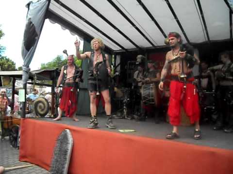 Youtube: Cultus Ferox mit Skurkanas zu Gast auf Burg Posterstein - 12.06.2011 *LIVE*