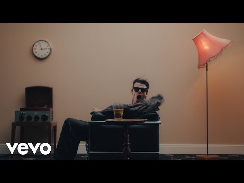 Youtube: YUNGBLUD - Lovesick Lullaby (Official Music Video)