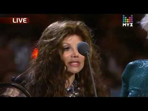 Youtube: La toya Jackson Michael Jackson award Muz-TV