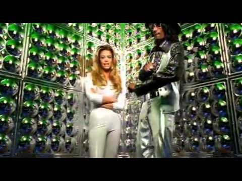 Youtube: SNOOP DOGG Feat. BOOTSY COLLINS - Undercover Funk - Give Up