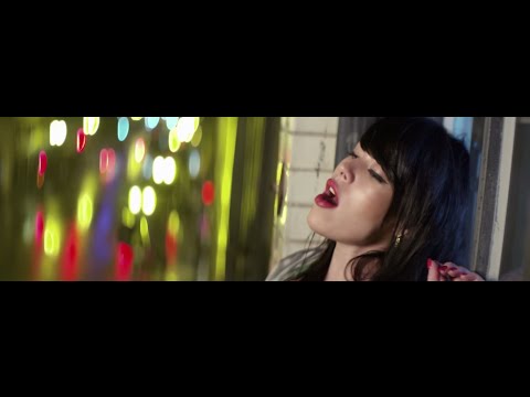 Youtube: Alex Hepburn - Under [Official video]