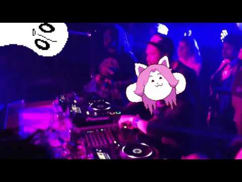 Youtube: Temmie Attends a Frat Party