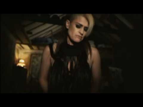 Youtube: Peaches - 'Talk to Me' (Official Video)