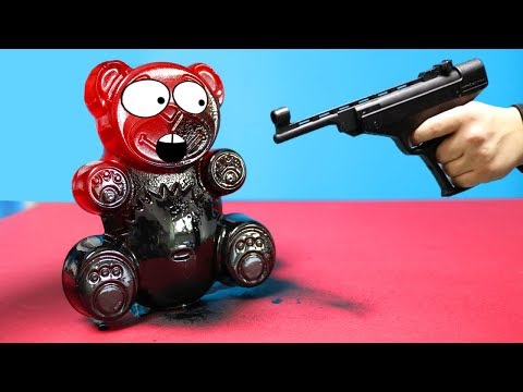 Youtube: Kann Gummispray Lucky Bär beschützen? Experiment