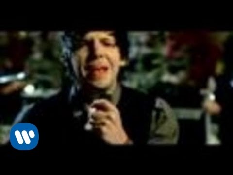 Youtube: Simple Plan - Your Love Is A Lie [Official Video]