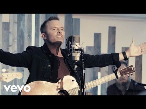 Youtube: Chris Tomlin - A Christmas Alleluia (Live) ft. Lauren Daigle, Leslie Jordan