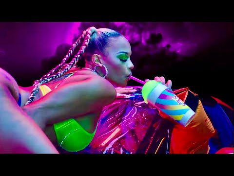 Youtube: Tyga - Pretty Girl ft. Drake, Wiz Khalifa (Music Video)