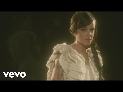 Youtube: Alizée - A cause de l'automne (Clip officiel)