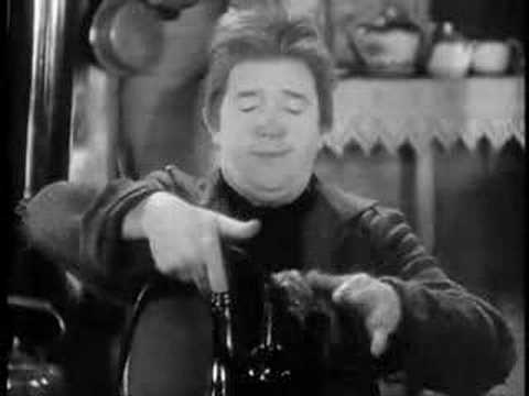 Youtube: Stan Laurel and the wine