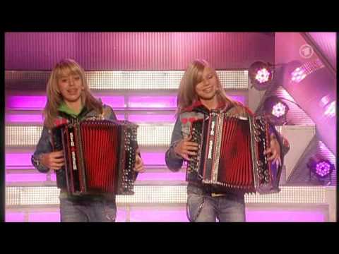 Youtube: Die Twinnies - Peinlich (Die neuen Sommerhit von Die Twinnies !)