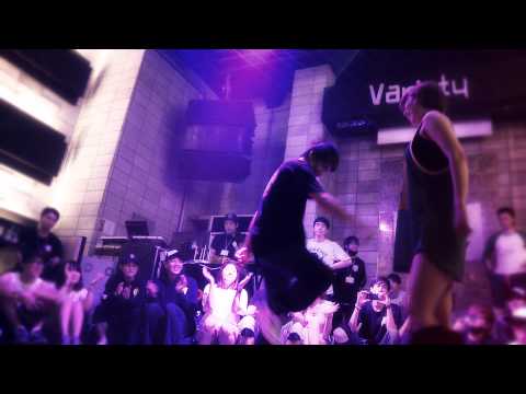 Youtube: [RAVER. KOREA] Shuffle Battle / Main Stage 한국 멜버른셔플대회