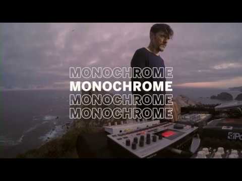 Youtube: Oscar Mulero "Monochrome" (Live)