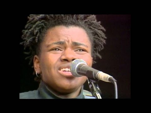 Youtube: Tracy Chapman - Talkin' About A Revolution (Official Music Video)
