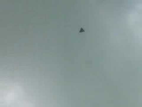 Youtube: Black Triangle UFO footage Southampton 1|6|08