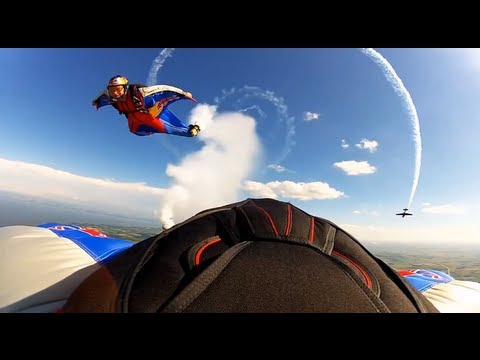 Youtube: GoPro: Kirby Chambliss & Red Bull Air Force - EAA AirVenture Oshkosh 2012