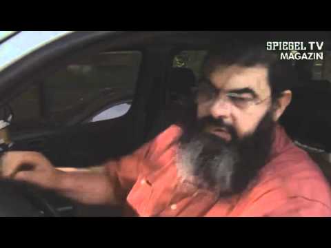 Youtube: Salafist attackiert Spiegel-TV-Team. Am 13 Mai 2012, pro NRW wählen!