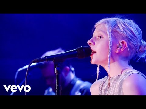 Youtube: Aurora - I Went Too Far (Live on the Honda Stage)