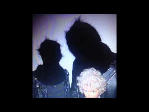 Youtube: Crystal Castles - Deicide (2015)