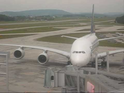 Youtube: Stosszeit am Flughafen Zürich / Rushhour at Zurich Airport