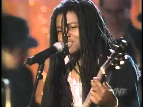 Youtube: Tracy Chapman & Eric Clapton - Give Me One Reason (1999)