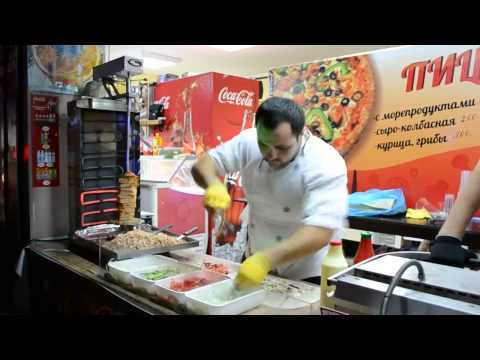 Youtube: Анапа 2013. Как местный парень готовил шаурму.