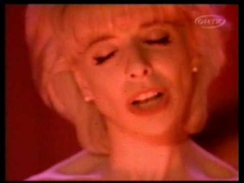 Youtube: Julee Cruise - Falling