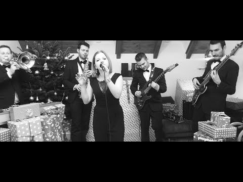 Youtube: Suit Up! – Have yourself a funky Christmas (Christmas Medley) [4K]