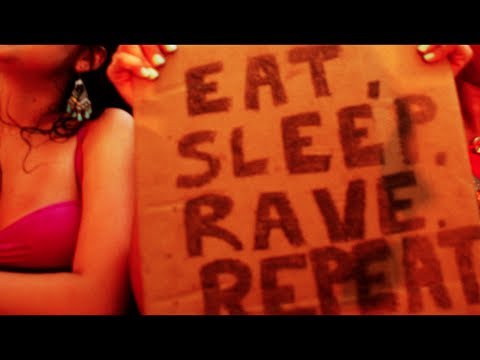 Youtube: Fatboy Slim vs Dimitri Vegas & Like Mike & Ummet Ozcan - Eat Sleep Rave Repeat (Tomorrowland Mix)