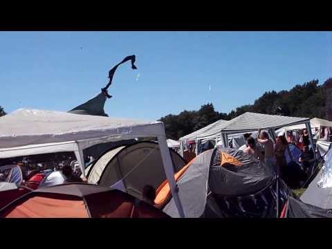 Youtube: Windböe auf dem Deichbrand-Festival