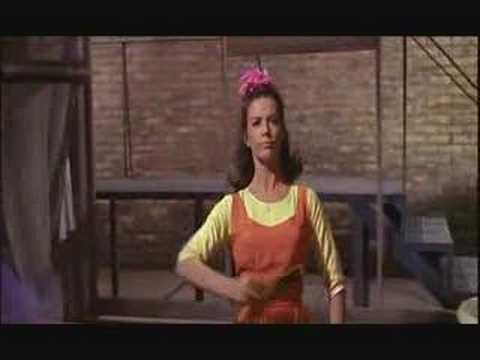 Youtube: West Side Story 1961 - "I feel pretty"