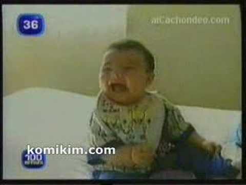 Youtube: Ein Baby das sich kapput lacht