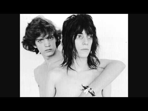 Youtube: Patti Smith - Pastime Paradise