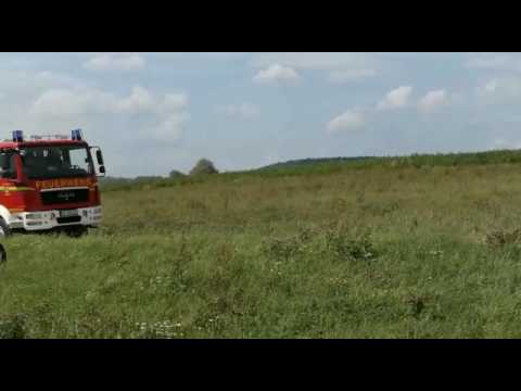 Youtube: Bauer löscht Mähdrescherbrannt vor den Augen der Feuerwehr